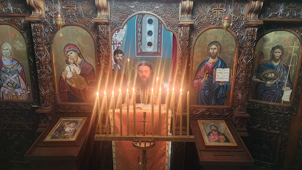 Служба на светите и спасителни страданија