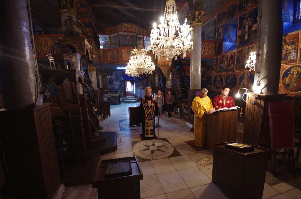 Вечерна богослужба за празникот на св. Атанасиј Велики и св. Кирил Александриски