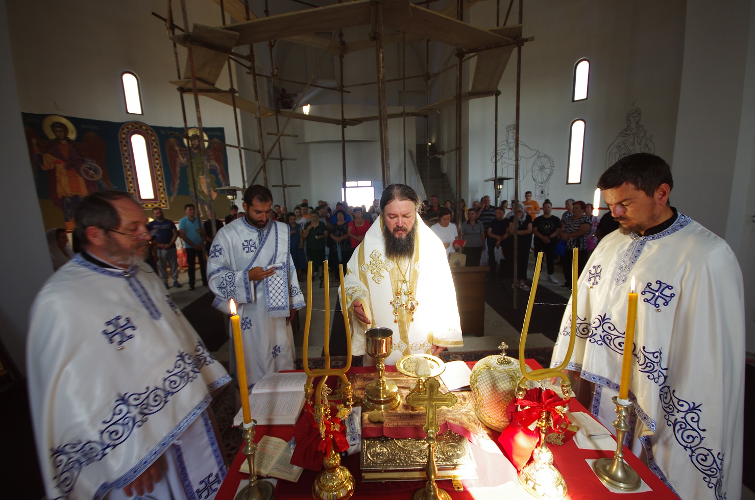 Света Литургија на празникот на Соборот на свети Архангел Гавриил