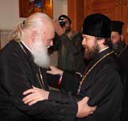 Средба меѓу Митрополитот Иларион и Архиепископот Јероним