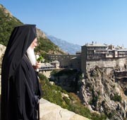 Константинополската Патријаршија планира да го ограничи приливот на негрчки монаси на Света Гора